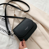 Petit sac à bandoulière pour femme à rabat solide - sac à main de créateur à bandoulière