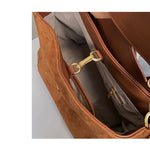 Umhängetasche mit Klappe und breitem Riemen - Nubuk-PU-Leder Vintage Handtasche mit großer Kapazität
