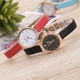 Montre vintage à petit cadran pour femme - Bracelet en cuir - Montre-bracelet à quartz